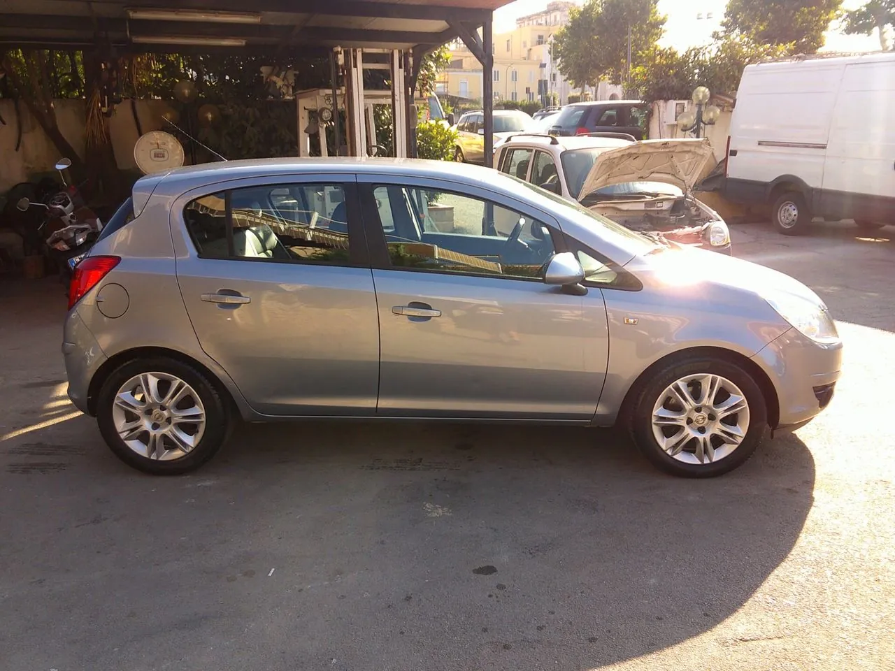 Opel Corsa 2011 photo 2