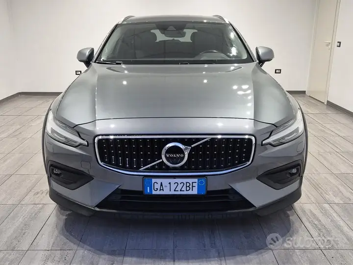 Volvo V60 Cross Country 2020 photo 2