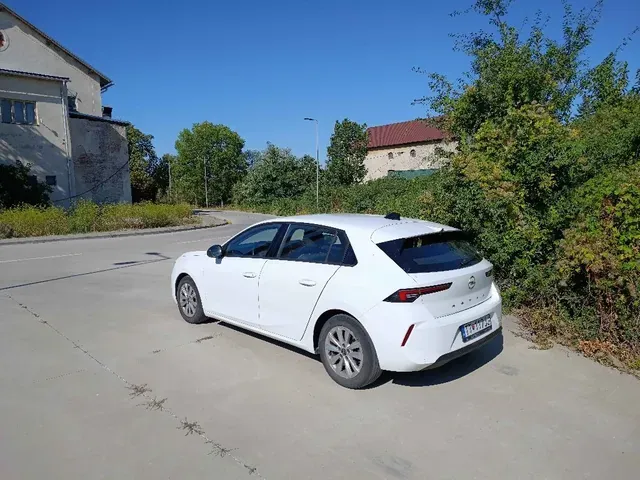 Opel Astra 2022 photo 3