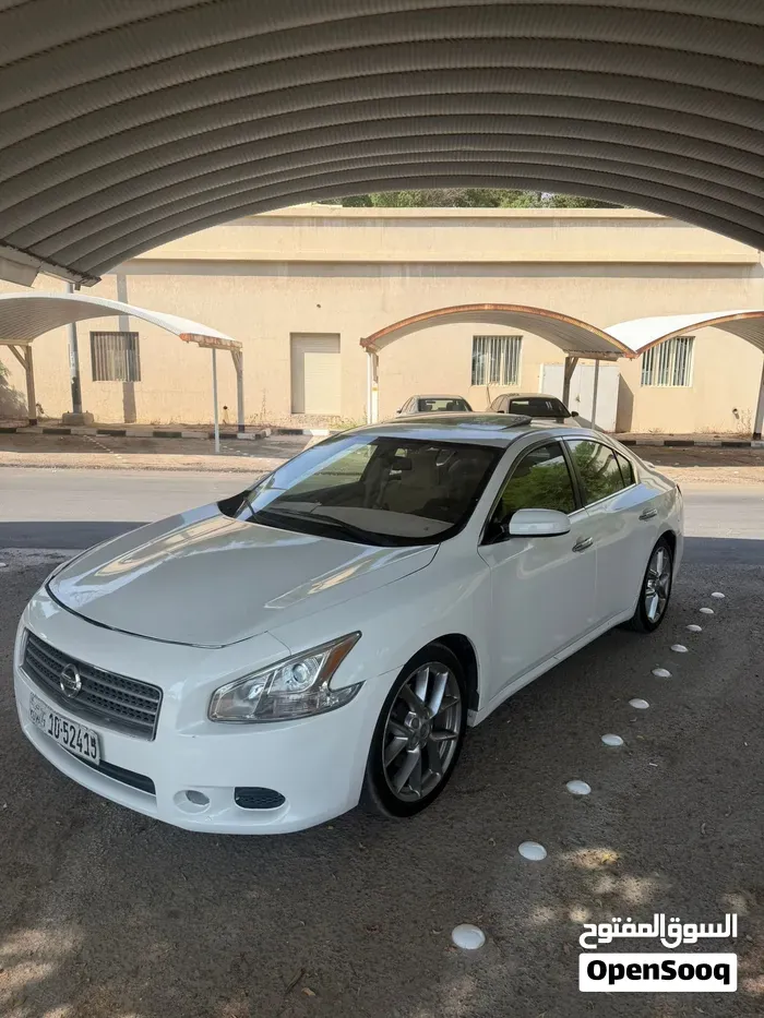 Nissan Maxima