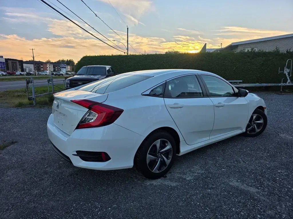 Honda Civic 2019 photo 4
