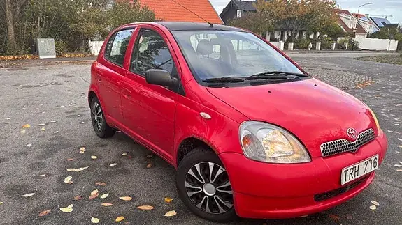 Toyota Yaris 2002 photo 2