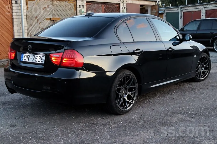 BMW 330D 2006 photo 2
