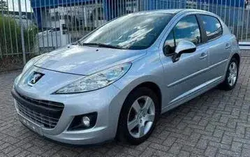 Peugeot 207 2011 photo 3