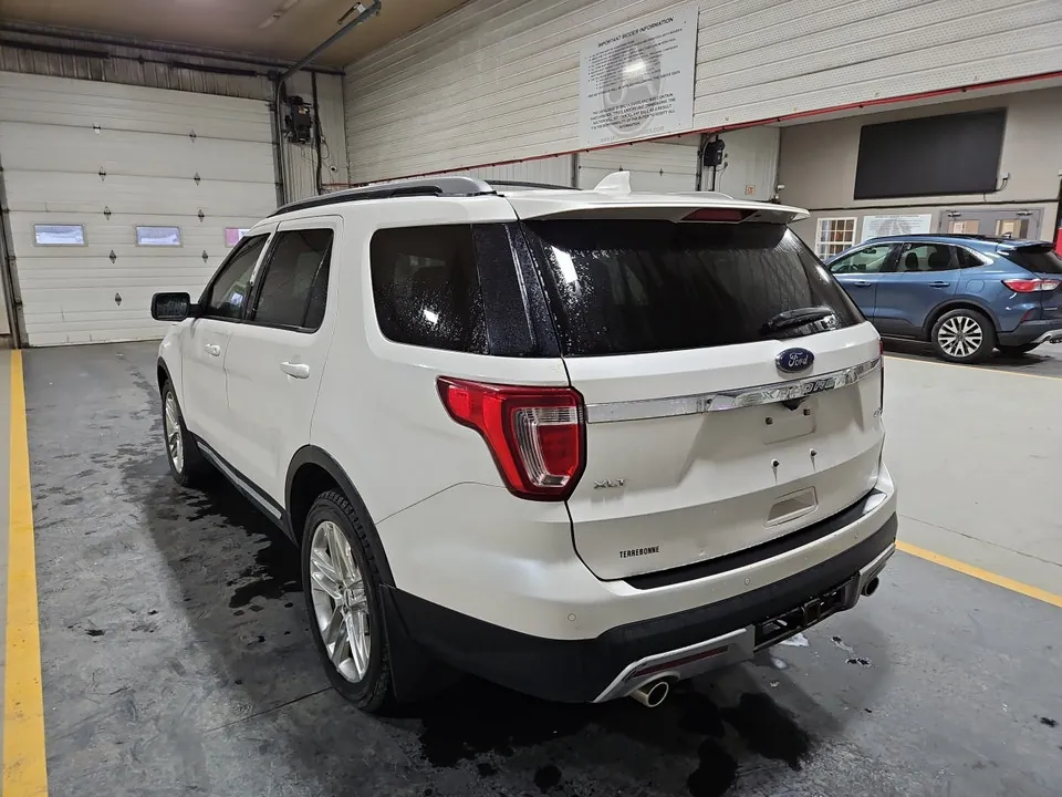 Ford Explorer 2017 photo 3