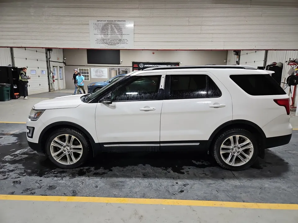Ford Explorer 2017 photo 2
