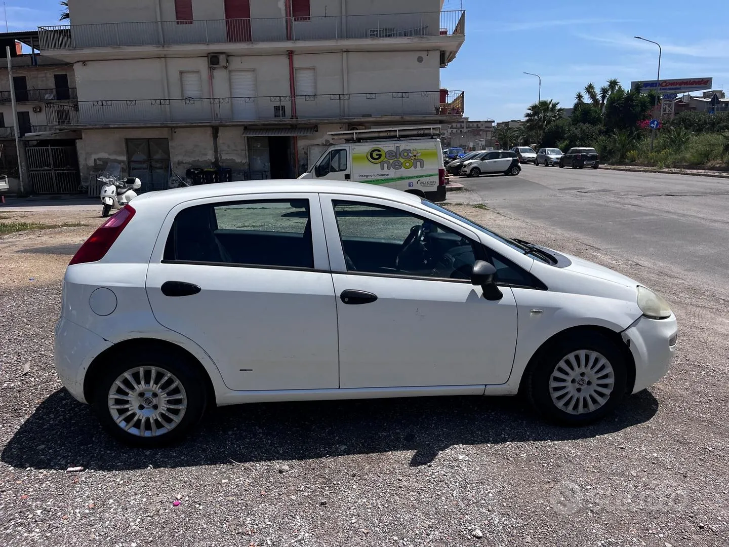 Fiat Grande Punto 2007 photo 2