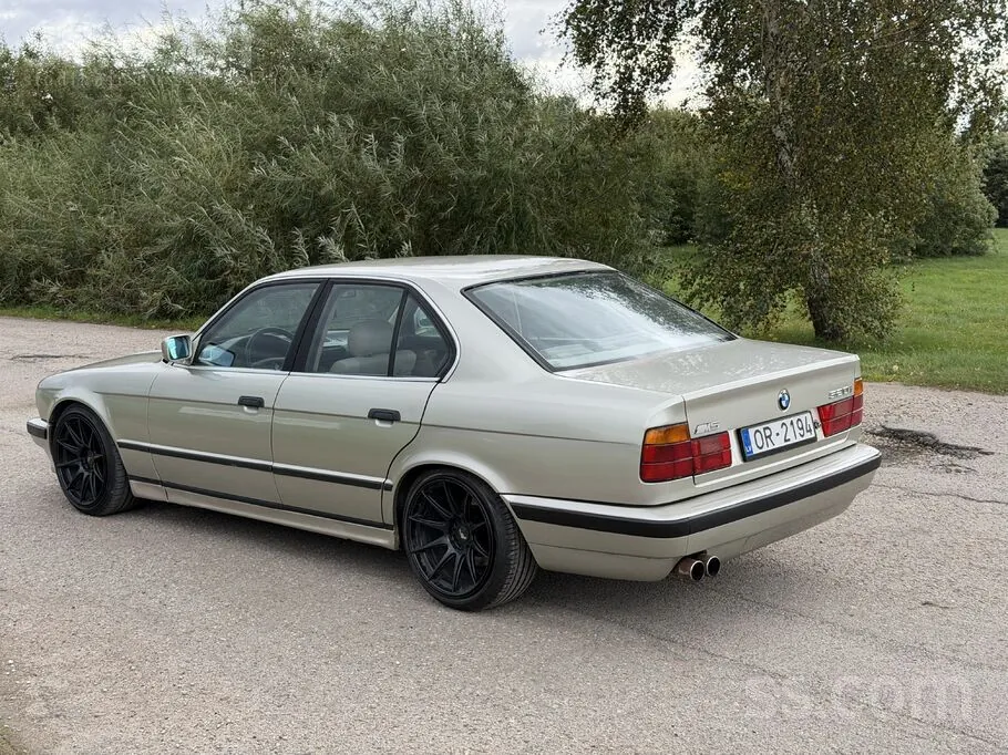 BMW E34 1988 photo 3