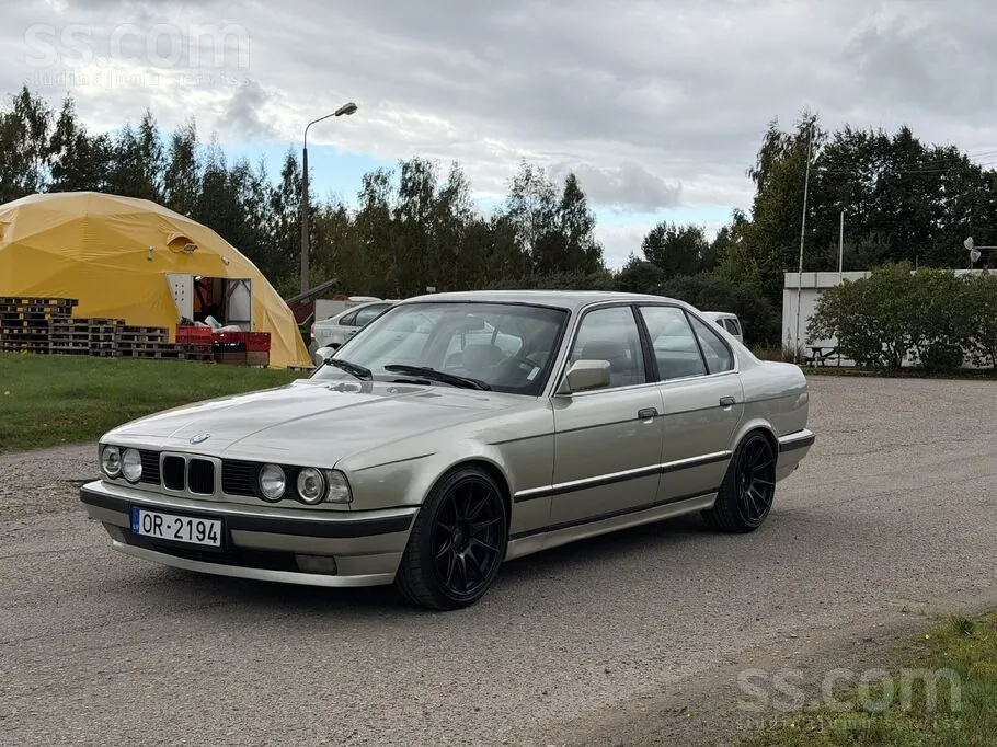 BMW E34 1988 photo 4