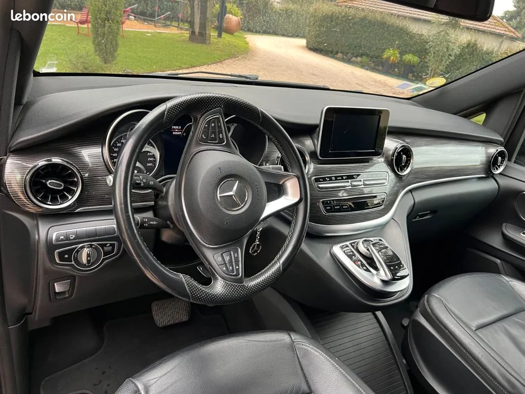 Mercedes-Benz V 2019 photo 2