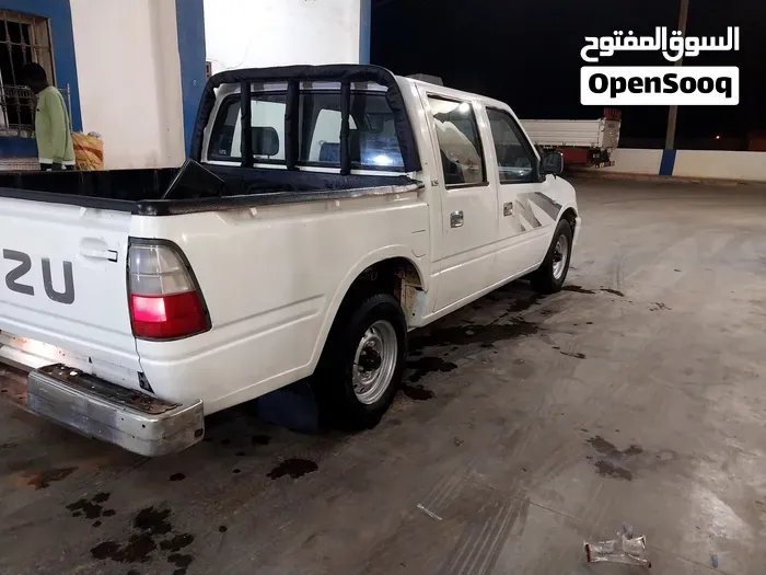 Isuzu D-Max 2002 photo 4