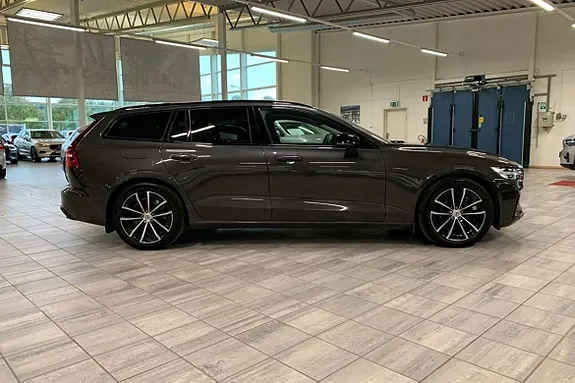 Volvo V60 2025 photo 3