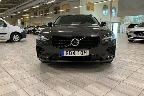 Volvo V60 2025 photo 2