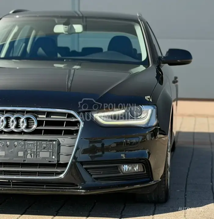Audi A4 2012 photo 5