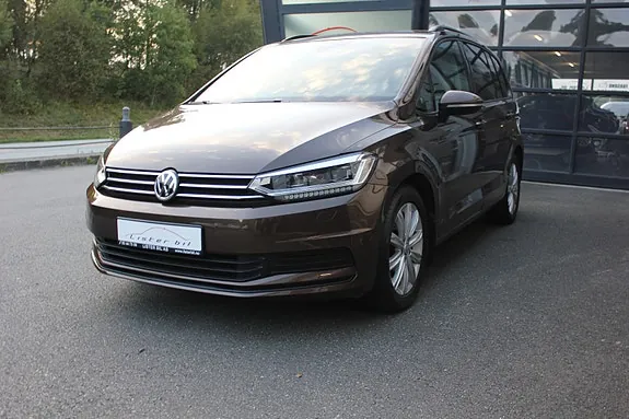 Volkswagen Touran 2018 photo 2