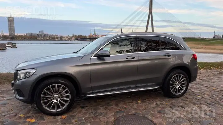 Mercedes-Benz Glc 2016 photo 2