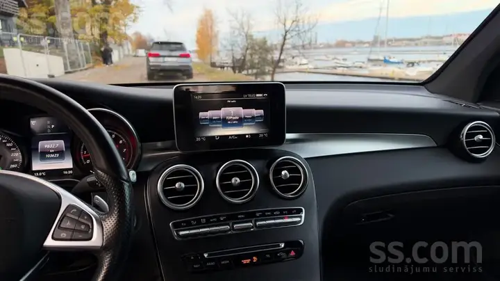 Mercedes-Benz Glc 2016 photo 3