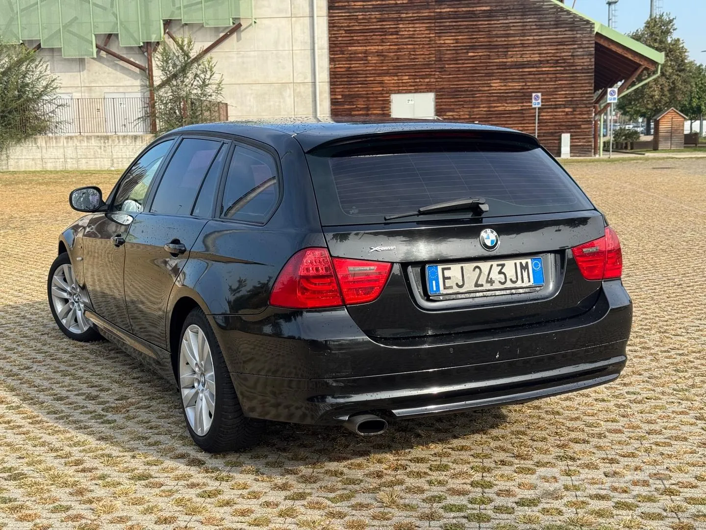 BMW 320D 2011 photo 4