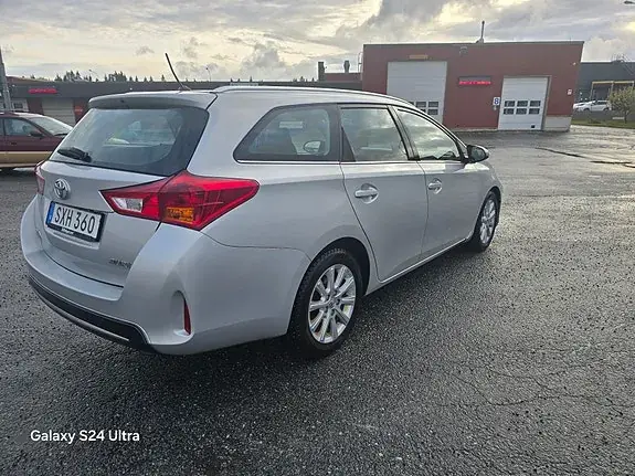 Toyota Auris 2014 photo 5
