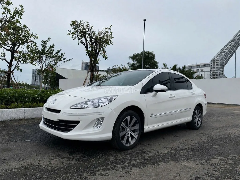 Peugeot 408