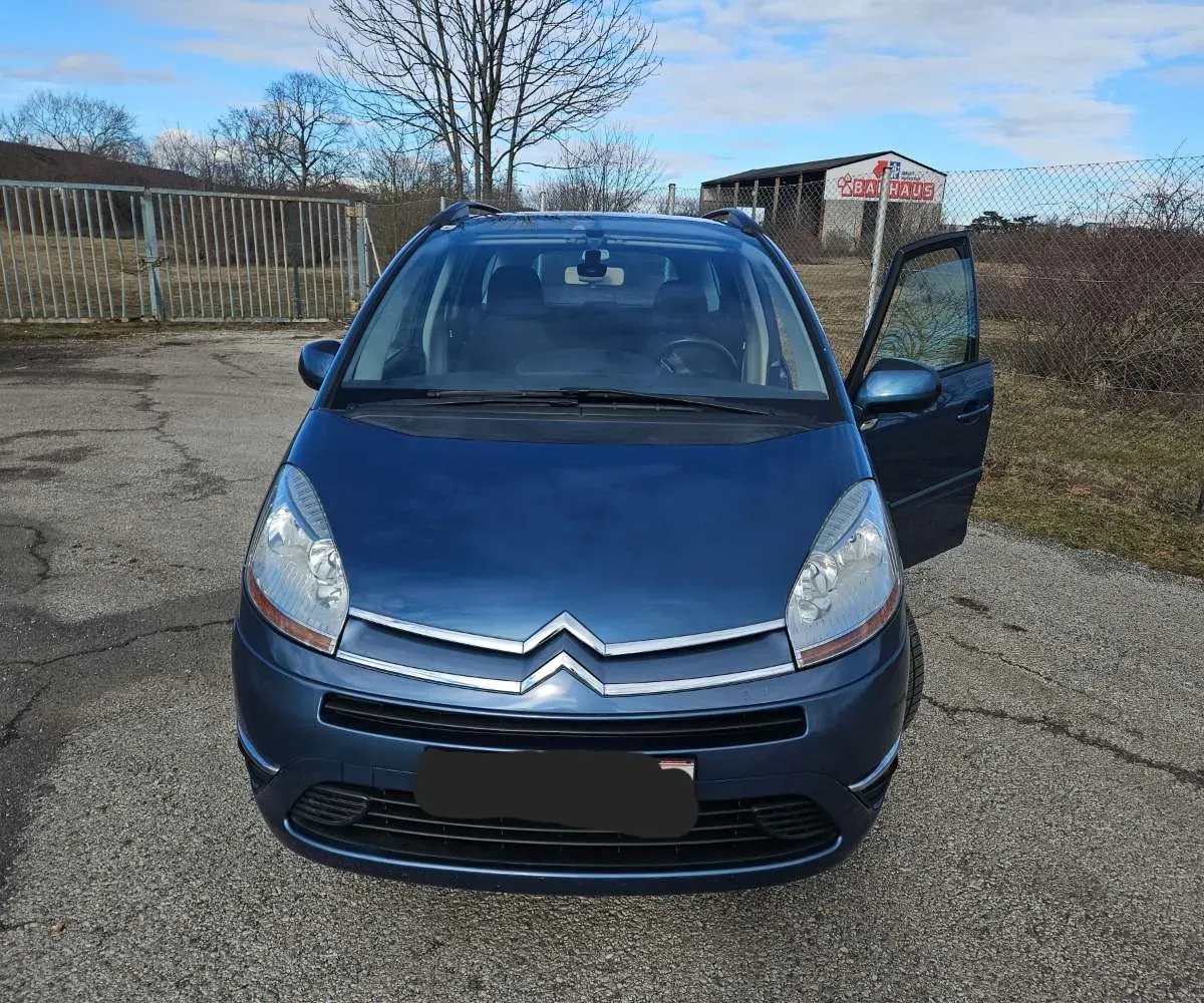 Citroen Grand C4 Picasso 2010 photo 3