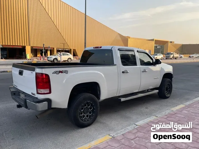 GMC Sierra 2011 photo 3