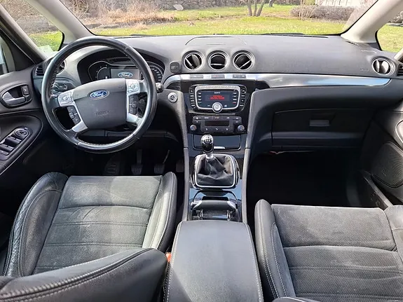 Ford S-Max 2011 photo 4
