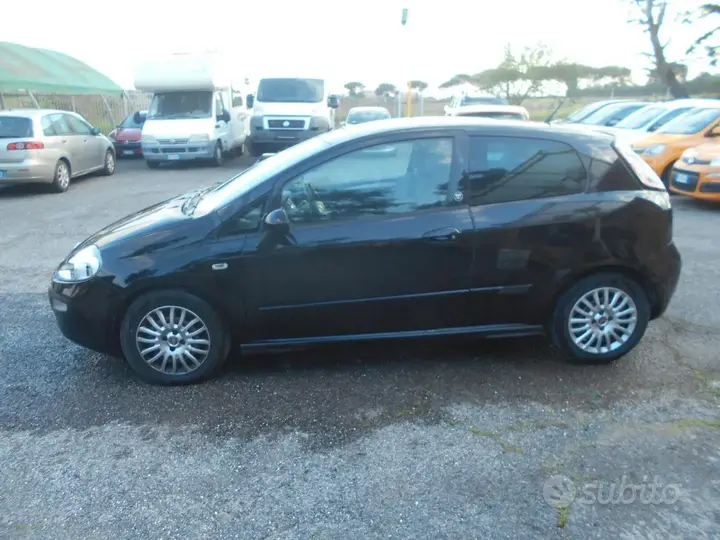 Fiat Punto Evo 2012 photo 2