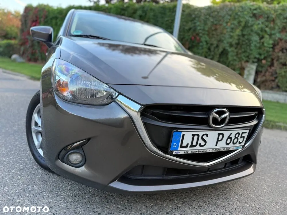 Mazda 2 2016 photo 2