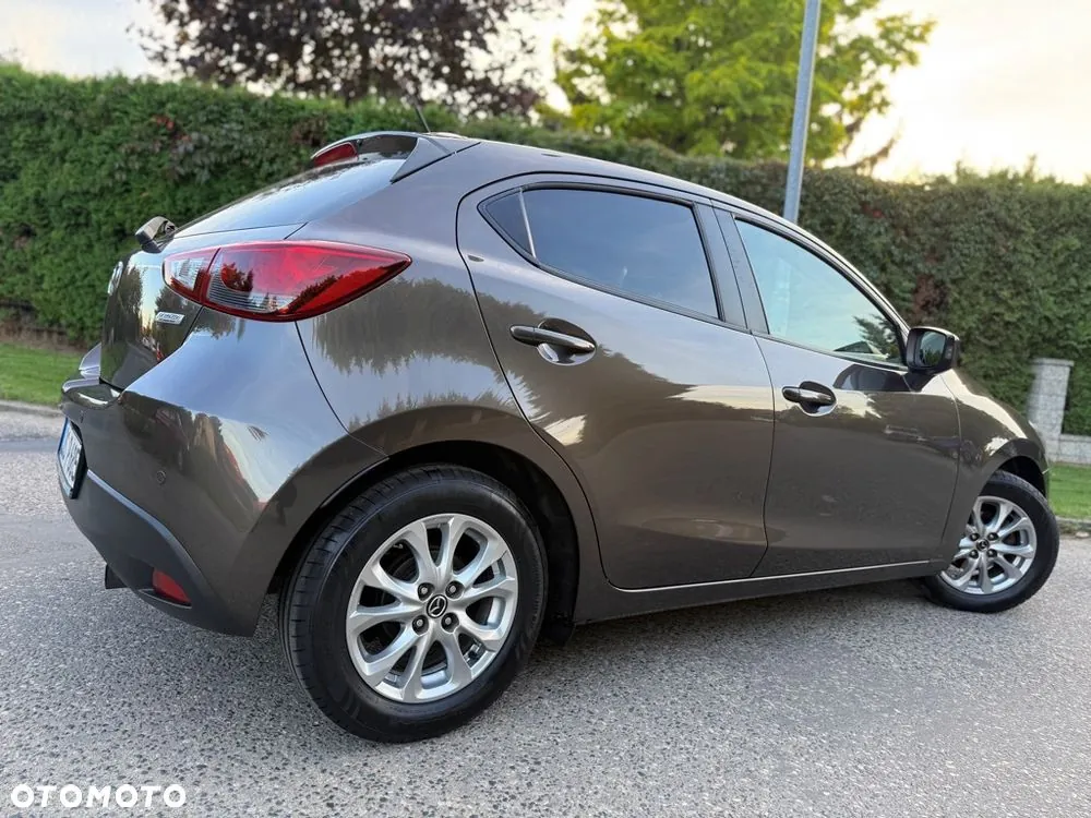 Mazda 2 2016 photo 4