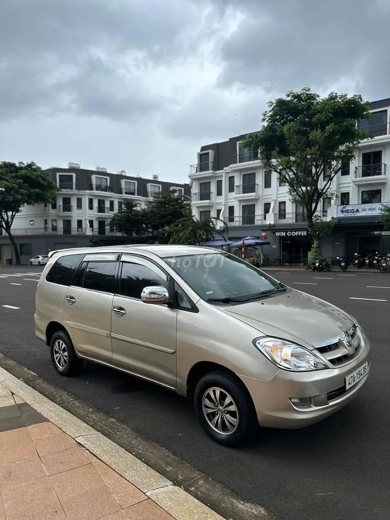 Toyota Innova 2008 photo 2