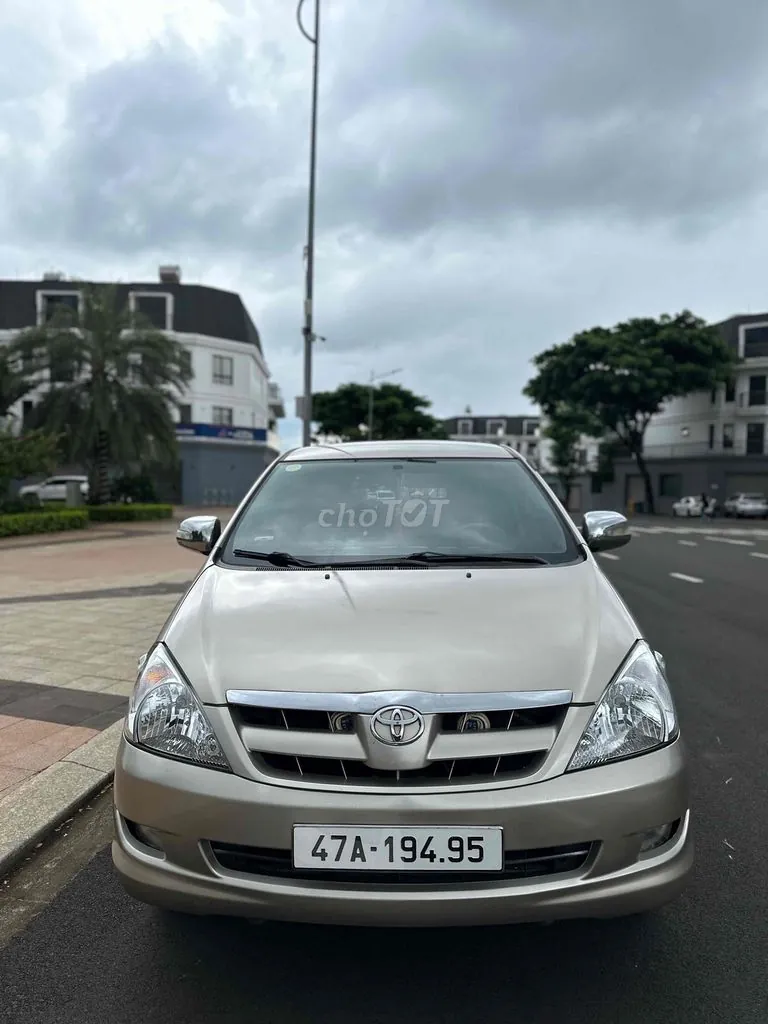 Toyota Innova 2008 photo 4