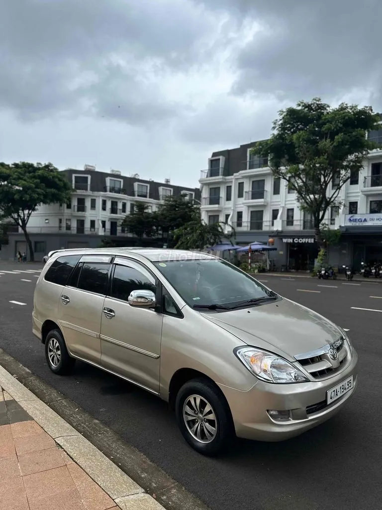 Toyota Innova 2008 photo 3