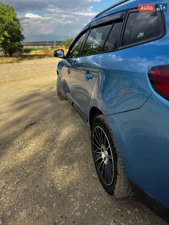 Renault Megane 2012 photo 4