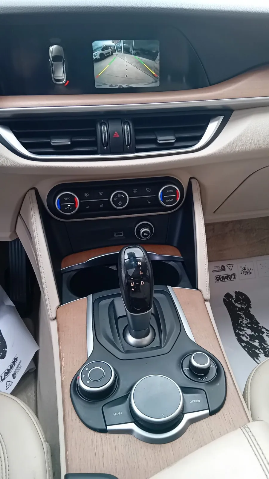 Alfa Romeo Stelvio 2017 photo 2
