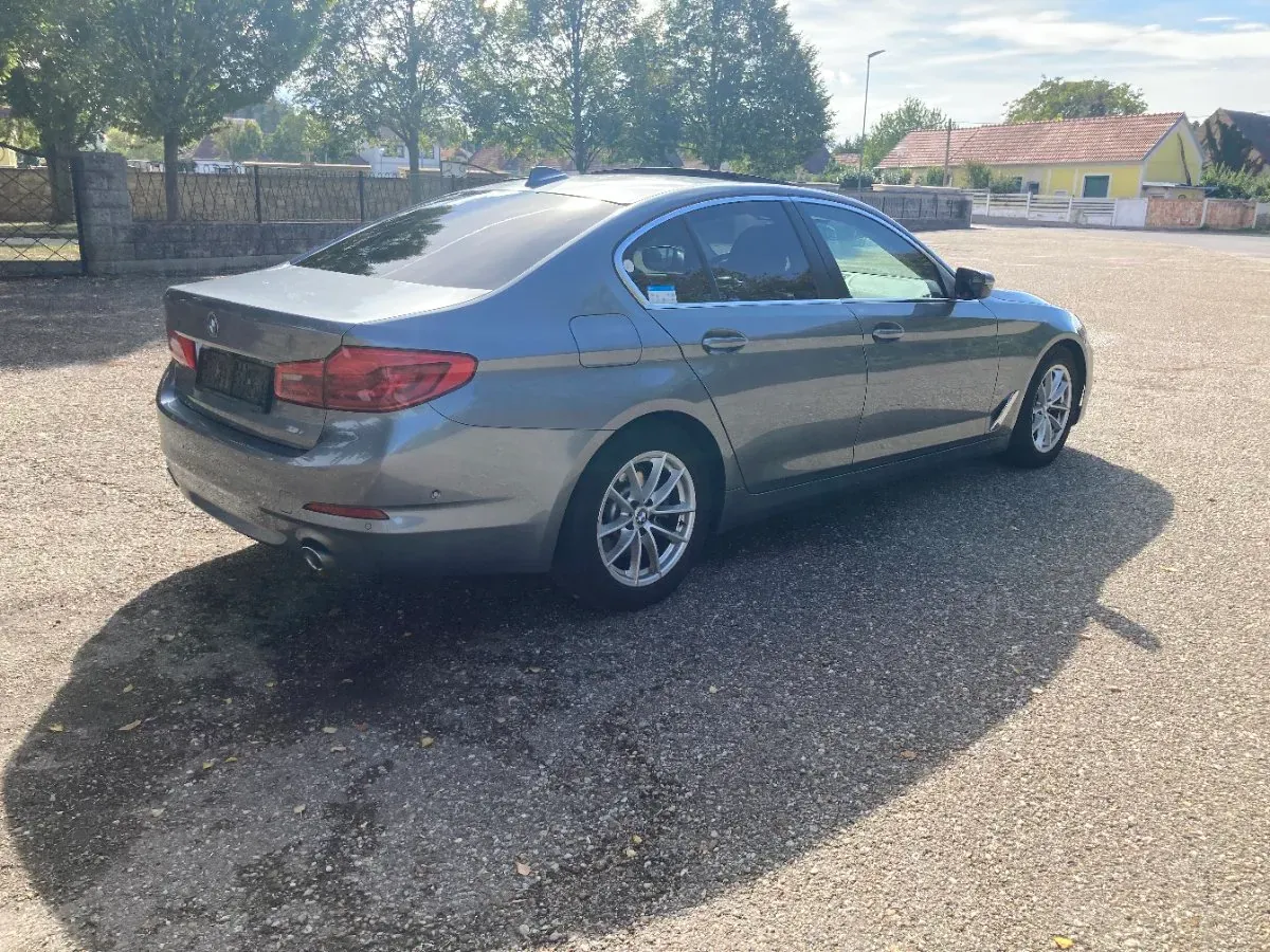 BMW 5 Series 2018 photo 2