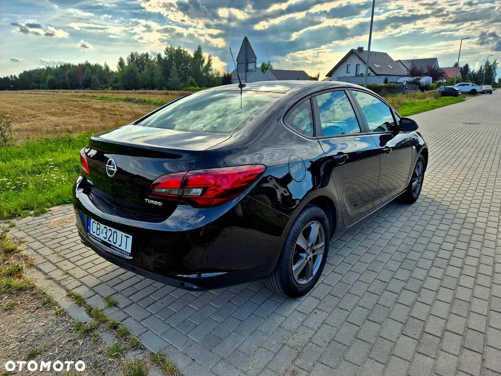 Opel Astra 2018 photo 3
