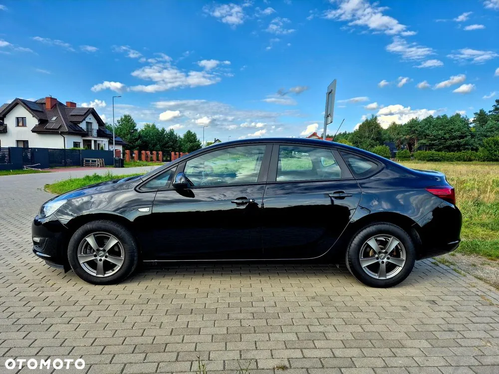 Opel Astra 2018 photo 2