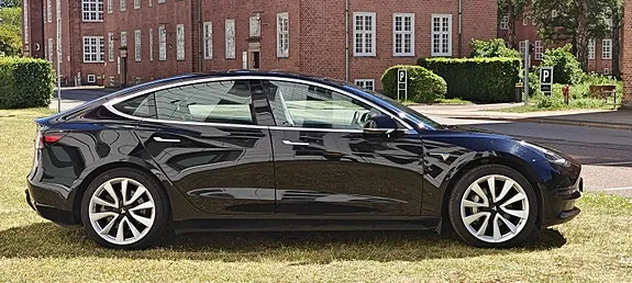 Tesla Model 3 2020 photo 3