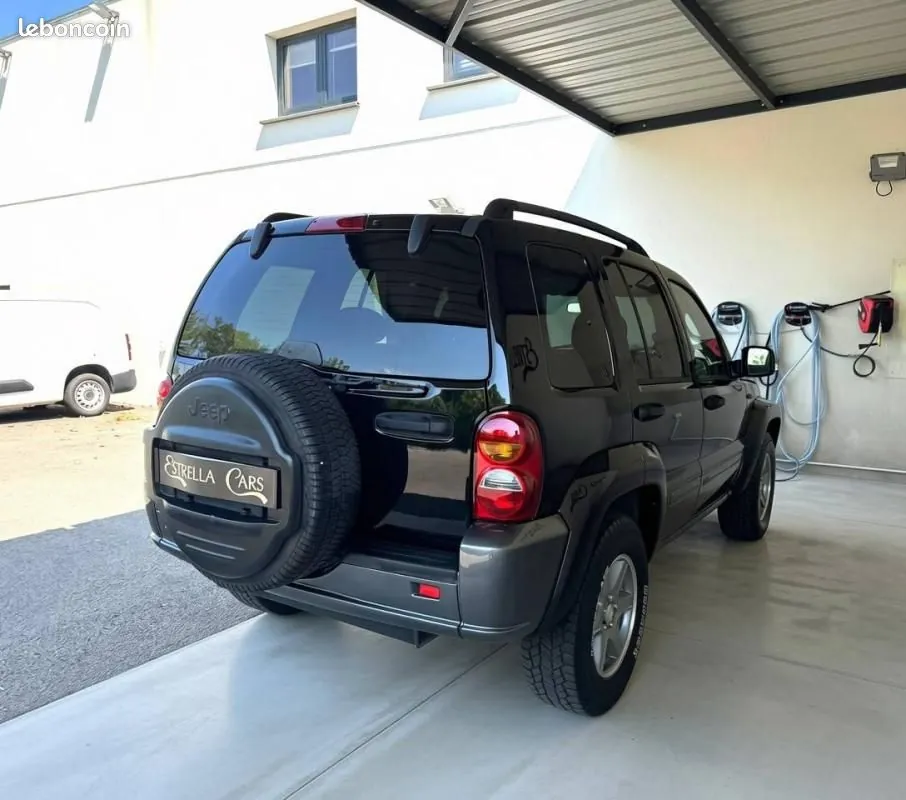 Jeep Cherokee 2004 photo 5