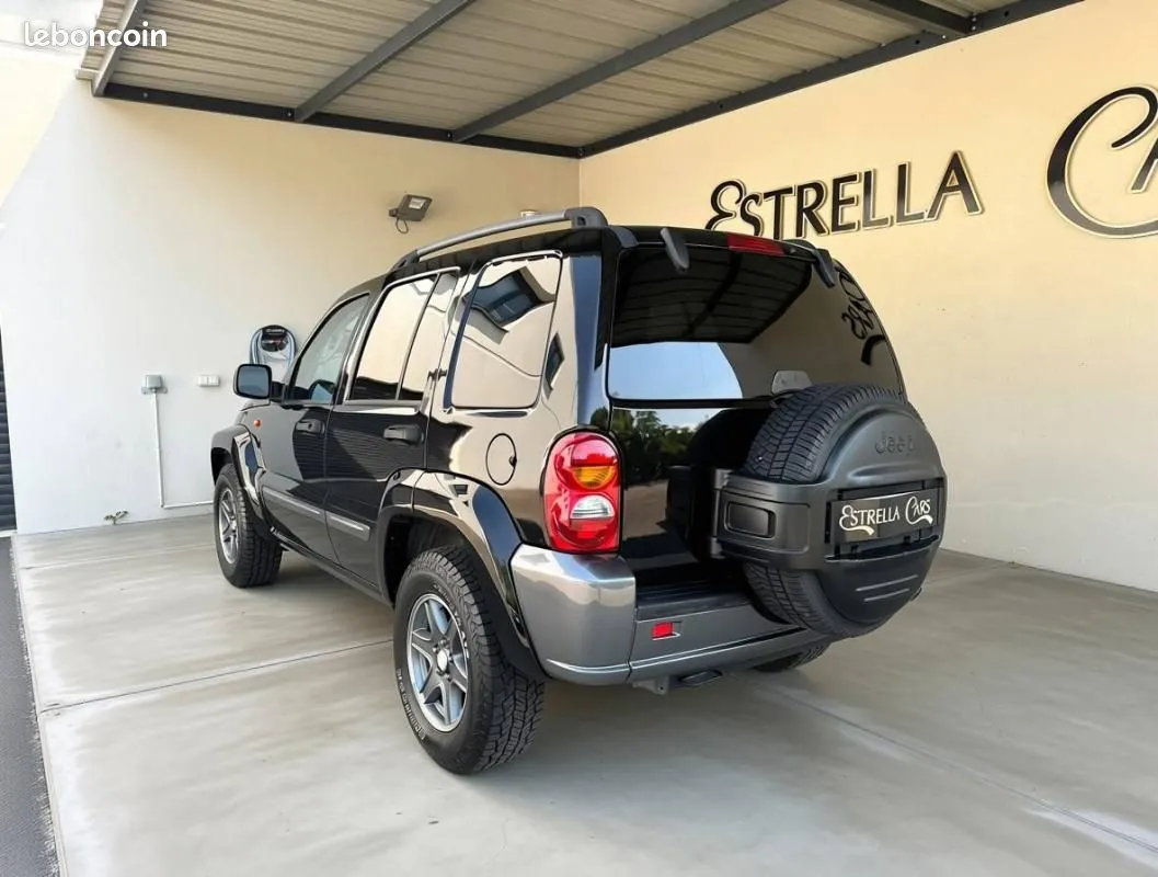Jeep Cherokee 2004 photo 3