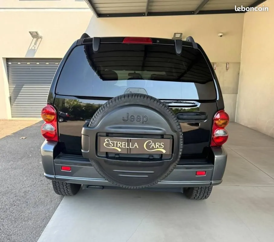 Jeep Cherokee 2004 photo 4