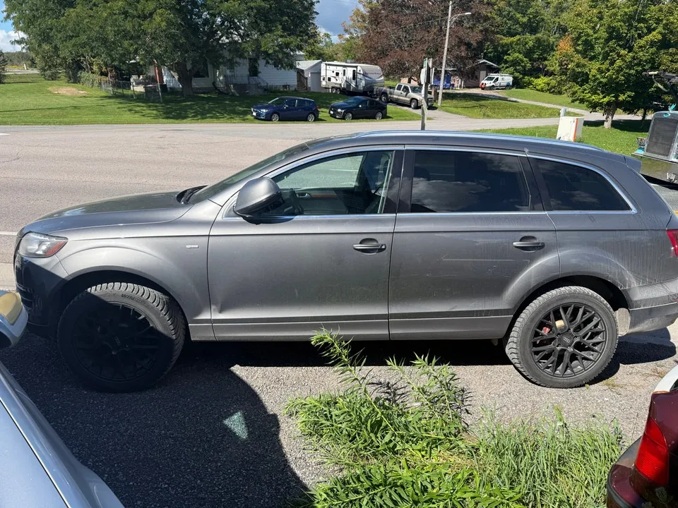 Audi Q7 2011 photo 4
