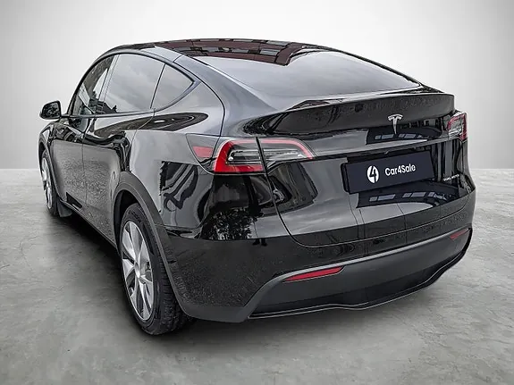 Tesla Model Y 2023 photo 2