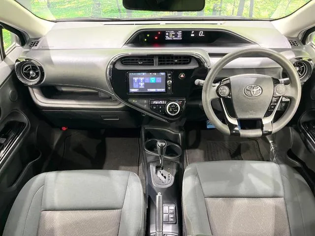 Toyota Aqua 2018 photo 2