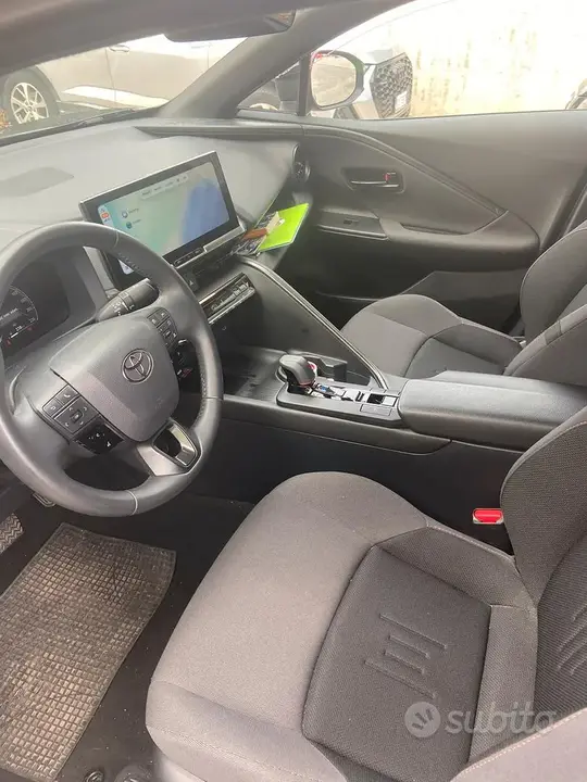 Toyota C-Hr 2024 photo 3