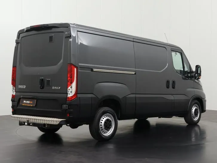 Iveco Daily 2022 photo 2