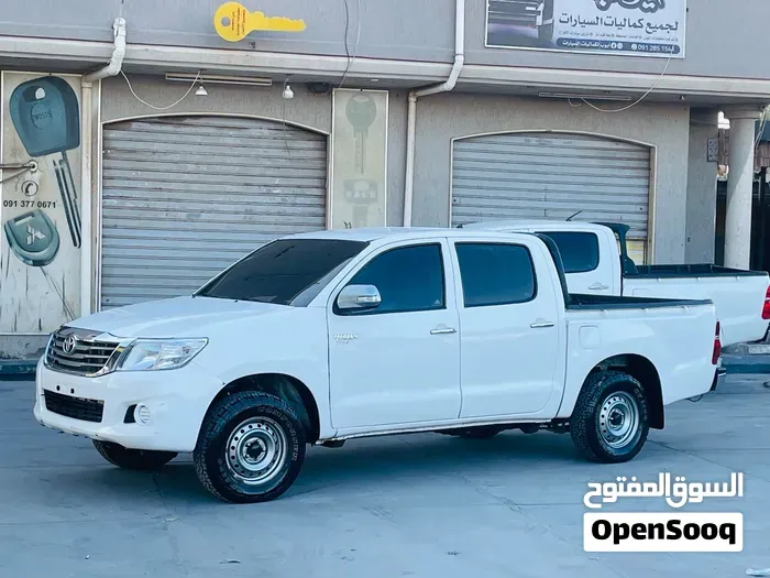 Toyota Hilux 2012 photo 2