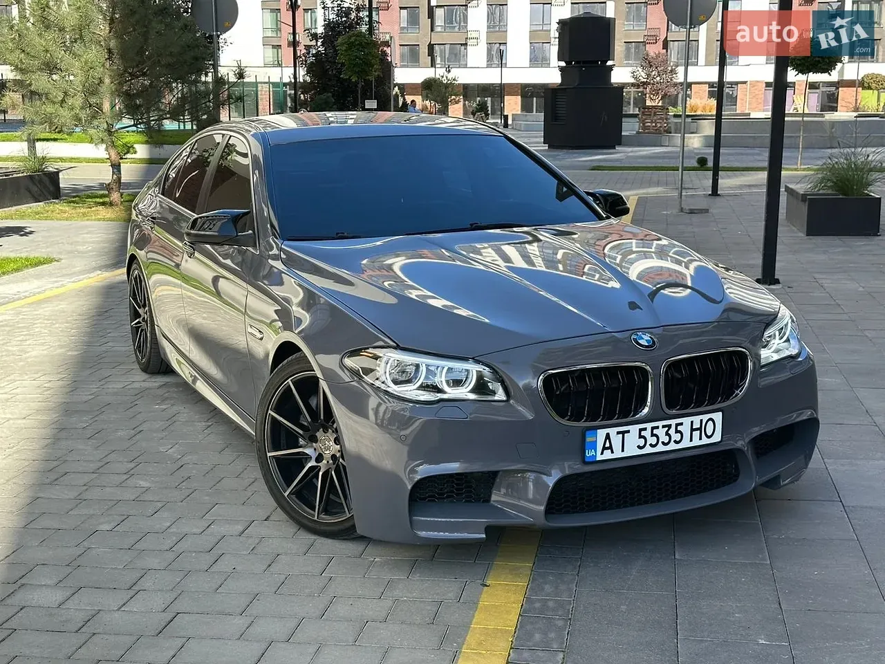 BMW 5 Series 2013 photo 2