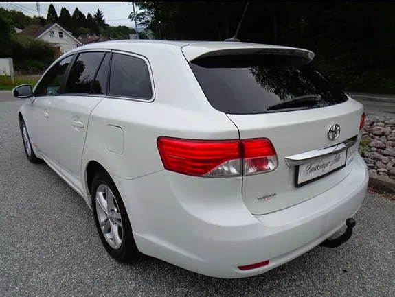 Toyota Avensis 2014 photo 4